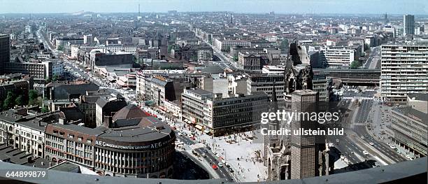 Berlin, Blick vom Europa-Center, Gedächtniskirche am Breitscheidplatz, li. Tauentzien und im Hintergrund der Kurfürstendamm, re. Budapester Strasse,...