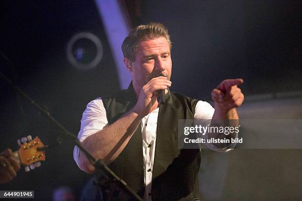 Saenger Sasha Photos And Premium High Res Pictures Getty Images saenger-sasha-photos-and-premium-high-res-pictures-getty-images