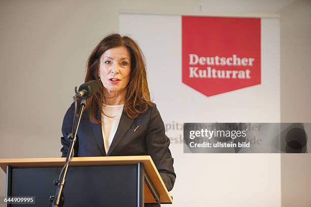 Berlin Dr. Verena Metze-Mangold, Präsidentin der Deutschen UNESCO Kommission, bei der Veranstaltung des Deutschen Kulturrats , Podiumsdiskussion,...