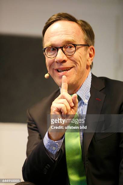 Berlin Matthias Wissmann, Präsident des Verbandes der Automobilindustrie, bei der Veranstaltung des Deutschen Kulturrats , Podiumsdiskussion, Kultur...