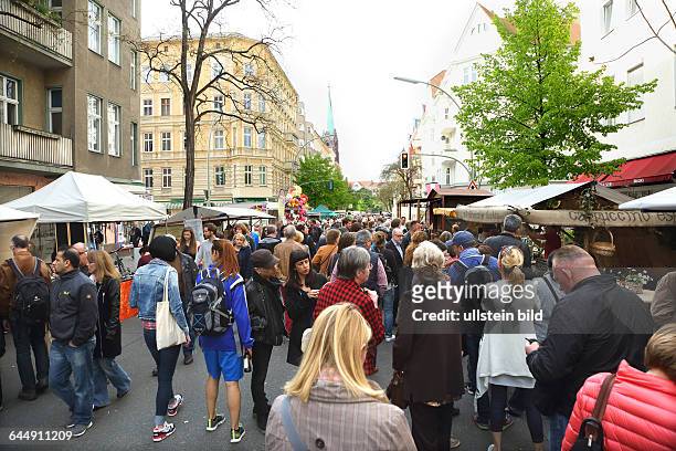 Berlin - Schöneberg : Primavera Straßenfest 2015 in der Akazienstraße. Das Frühlingsfest wurde 2012 ins Leben gerufen und bietet eine bunte Vielfalt...