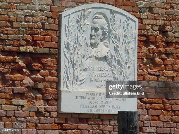 Richard Wagner Plakette an einer Ziegelwand, aufgenommen am 19. Mai 2015 am Kanal Grande, der Hauptverkehrsader von Venedig