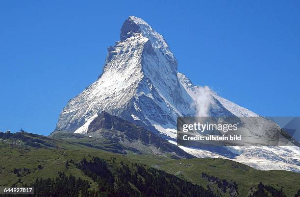Archivfoto, Am Wochenende, war der Ansturm bei exelentem Wetter auf das Matterhorn 4478m bei Gornagrat 3089m besonders stark.Anfahrt von Zermatt bis...
