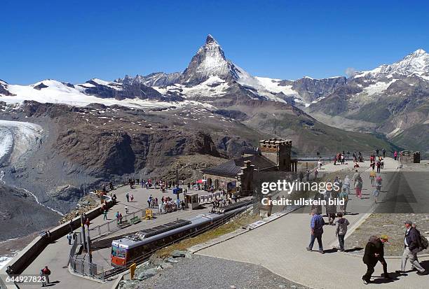 Archivfoto, Am Wochenende, war der Ansturm bei exelentem Wetter auf das Matterhorn 4478m bei Gornagrat 3089m besonders stark.Anfahrt von Zermatt bis...