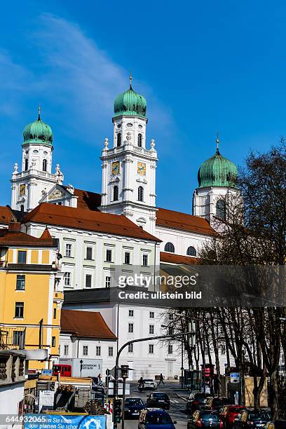 Ansicht der Stadt Passau in Bayern. Hier fließen der Inn, die Donau und die Ilz zusammen.