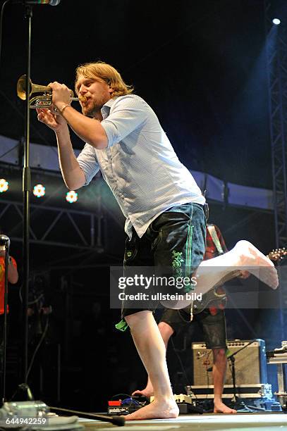 LaBrassBanda - die deutsche Blasmusik-Gruppe um den Leadsaenger und Trompeter Stefan Dettl bei einem Konzert auf dem Elbjazz Festival 2015 in Hamburg...