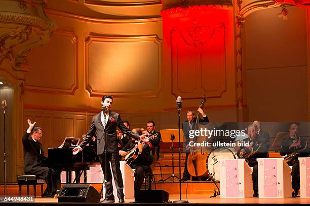 Swing Dance Orchestra - An American Night of Swing - Andrej Hermlin und seine Big Band bei einem Konzert in der Hamburger Laeiszhalle, Musikhalle.