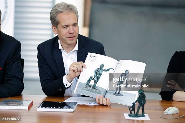 Pressekonferenz zur Achenbach Art Auction. Markus Eisenbeis empfängt Medienvertreter in den Räumlichkeiten der Achenbach Kunstberatung GmbH, die zu...