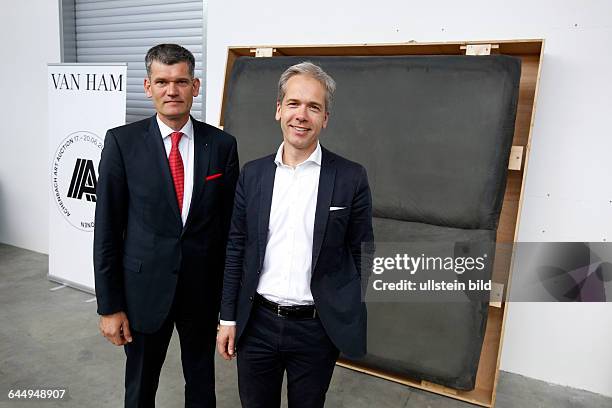 Pressekonferenz zur Achenbach Art Auction. Markus Eisenbeis empfängt Medienvertreter in den Räumlichkeiten der Achenbach Kunstberatung GmbH, die zu...