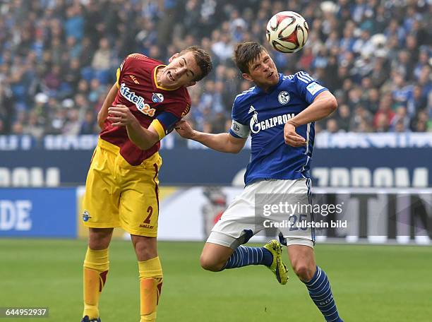 Fussball, Saison 2014/15, 1. Bundesliga, 33. Spieltag,FC Schalke 04 - SC Paderborn02Eigentor von Uwe Huenemeier, Uwe Hünemeier , li., rechts...