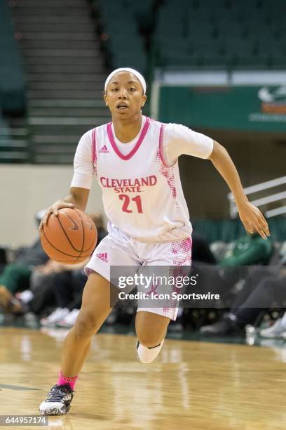 Cleveland State Vikings G Jade Ely drives to the basket during the second quarter of the women's college basketball game between the Detroit Titans...