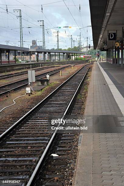 Die Lokführergewerkschaft GDL streikt erneut, da die Gespräche zwischen Bahn und Gewerkschaft gescheitert sind. Die Lokführer fordern mehr Lohn und...