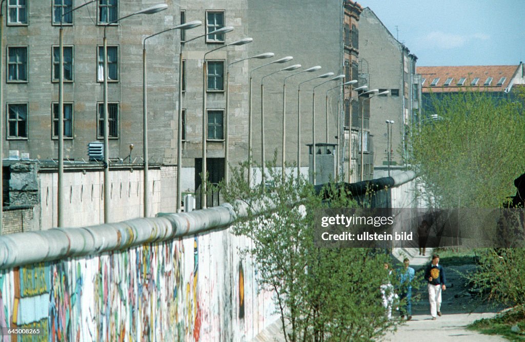 Berliner Mauer im Frühjahr