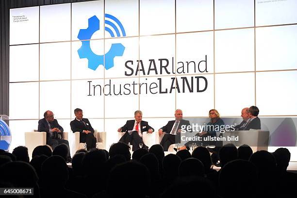 Die Veranstaltung "Saarland Industrieland - Wie wir mit Industrie Zukunft gewinnen" in der Congresshalle in Saarbrücken.