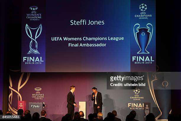 Botschafter Steffi Jones, Pressekonferenz Zeremonie der Übergabe des Championsleague Pokals, Sport, Fußball Fussball UEFA Champiosleague, Saison 2014