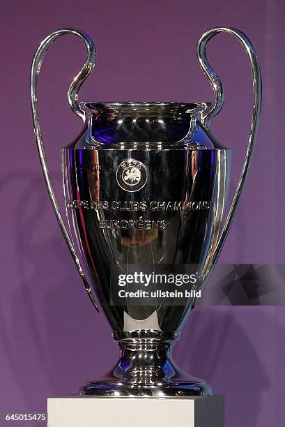 Der CL-Pokal Trophäe Objekt Herren, Pressekonferenz Zeremonie der Übergabe des Championsleague Pokals, Sport, Fußball Fussball UEFA Champiosleague,...