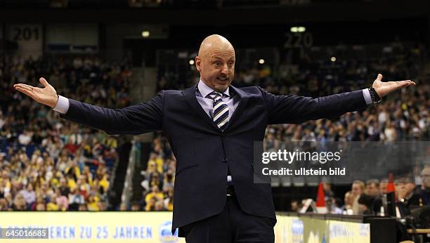 Trainer Sasa Obradovic gestikulierend, Oberkoerper Oberkörper , Sport, Basketball, BBL Bundesliga Herren, Saison 2014 ALBA Berlin vs. Crailsheim...