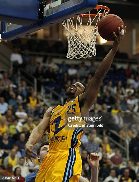 Clifford Hammonds, Aktion, Oberkoerper Oberkörper , Sport, Basketball, BBL Bundesliga Herren, Saison 2014 ALBA Berlin vs. Crailsheim Merlins