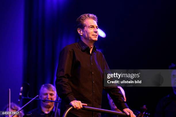 Nic Raine Nic Raine Photos and Premium High Res Pictures - Getty Images