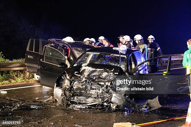 Geisterfahrer Unfall bei Homburg: ein Verkehrsunfall mit drei schwer verletzten Personen durch eine Falschfahrerin auf der BAB 6 im Bereich 66424...