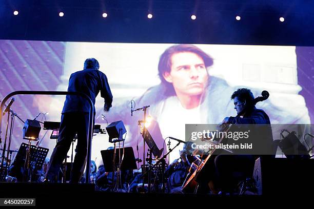 Nic Raine Nic Raine Photos and Premium High Res Pictures - Getty Images