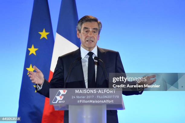 French candidate for the right-wing 'Les Republicains' Party Francois Fillon addresses voters during a political meeting on February 24, 2017 in...