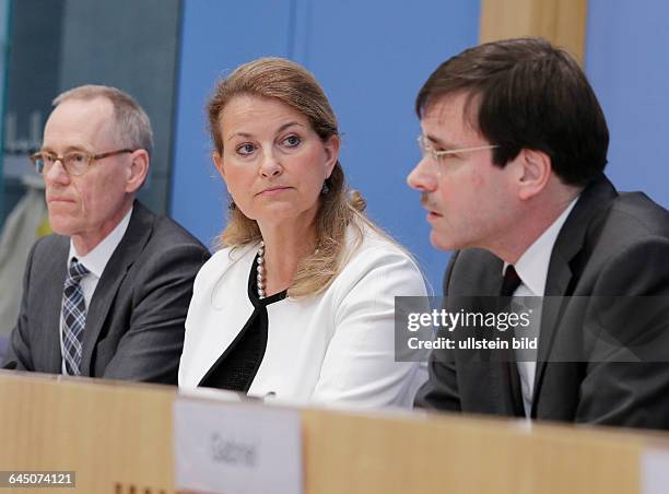 Berlin, Bundespressekonferenz, Thema: Sondergutachten der Monopolkommission "Wettbewerbspolitik: Herausforderung digitale Märkte", Foto: Dr. Thomas...