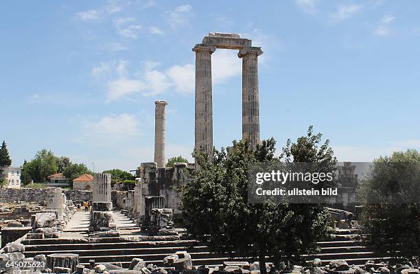 Didim Türkei In der Antike befand sich hier die Stadt Didyma mit einem bedeutenden Orakelheiligtum des Gottes Apollon. Der Apollontempel zählt heute...