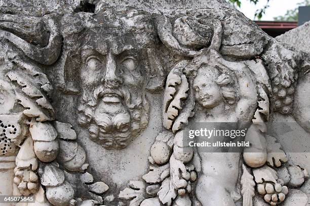 Aphrodisias war eine antike Stadt in der Landschaft Karien im Südwesten der Türkei beim heutigen Ort Geyre. Ihr Name leitet sich vom Aphrodite-Kult...