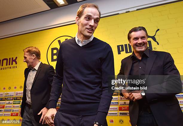 Fussball, Saison 2015/16, 1. Bundesliga, Pressekonferenz, Vorstellung von Thomas Tuchel als neuer Trainer von Borussia Dortmund,v.re., Manager...