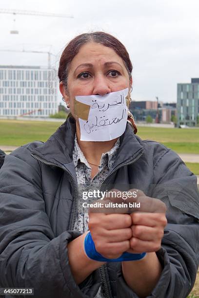 Deutschland, Berlin, , Protest: Reporter ohne Grenzen, Staatsbesuch ägyptischer Präsident al-Sisi in Berlin, vorm Kanzleramt, Rolf Zoellner.