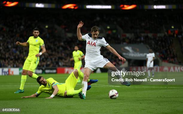 Tottenham Hotspur's Jan Vertonghen bursts forward during the UEFA Europa League Round of 32 second leg match between Tottenham Hotspur and KAA Gent...