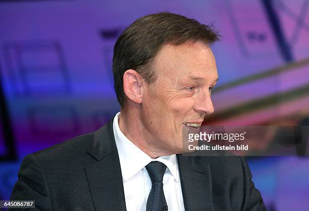 Thomas Oppermann in der ZDF-Talkshow maybrit illner am in BerlinThema der Sendung: Mieter, Makler, Spekulanten - Wie sozial muss Wohnen sein?