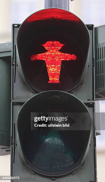 Halle Saale Hansering am Leipziger Turm Ampelkreuzung Ampel Verkehrsampel Fußgängerampel rotes Ampelmännchen rot