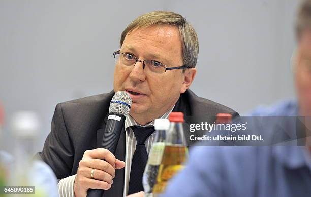 218 Peter Holder (Journalist) Stock Photos, HighRes Pictures, and