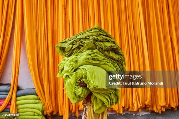 india, rajasthan, sari factory - dye stock pictures, royalty-free photos & images