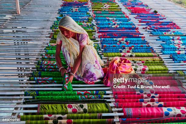 india, rajasthan, sari factory - indian textile stock pictures, royalty-free photos & images