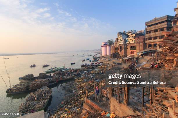 morning at manikarnika ghat - ghat stock pictures, royalty-free photos & images