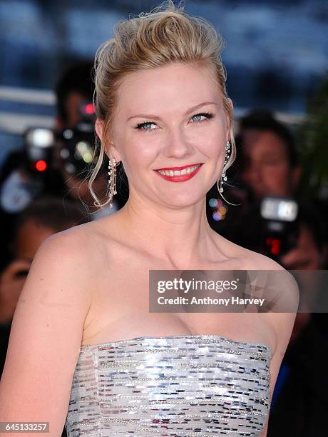 Actress Kirsten Dunst poses at the Palme d'Or Winners Photocall at the Palais des Festivals during the 64th Cannes Film Festival on May 20, 2011 in...