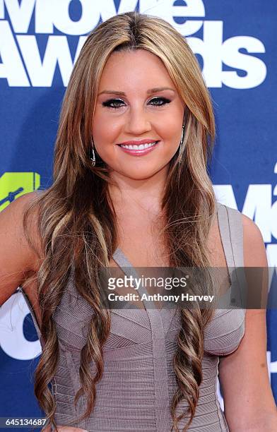 Actress Amanda Bynes arrives at the '2011 MTV Movie Awards' at the Gibson Amphitheatre on June 05, 2011 in Universal city, California.