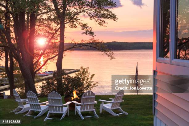 adirondack chairs with sunset - montanhas pocono imagens e fotografias de stock