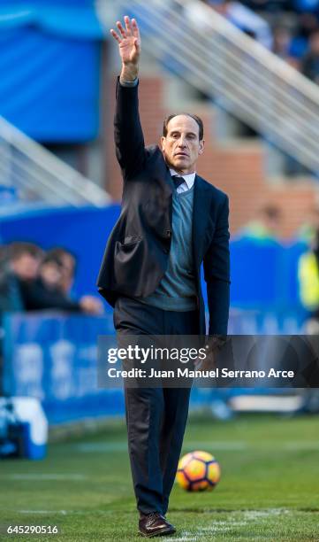 Head coach Salvador Gonzalez 'Voro' of Valencia CF reacts during the La Liga match between Deportivo Alaves and Valencia CF at Mendizorroza stadium...