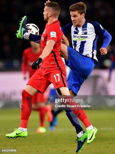 Sebastian Langkamp of Berlin and Ante Rebic of Frankfurt battle for the ball during the Bundesliga match between Hertha BSC and Eintracht Frankfurt...