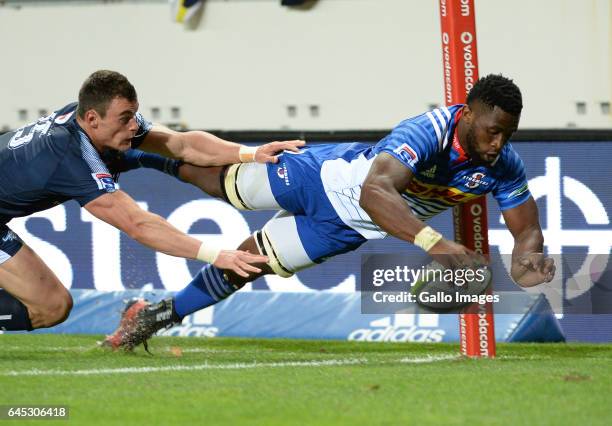 Siya Kolisi of the Stormers goes over to score a try during the Super Rugby match between DHL Stormers and Vodacom Bulls at DHL Newlands on February...