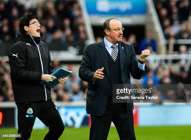 Newcastle United's Manager Rafael Benitez and Newcastle United's First Team Coach Mikel Antia give instructions from the sidelines during the Sky Bet...
