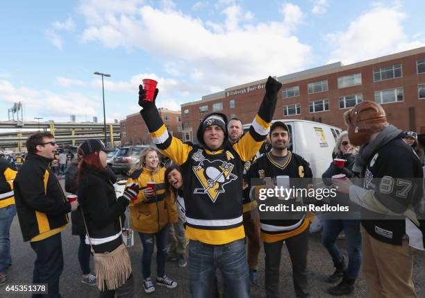 Pittsburgh Penguins fans show their support for their team prior to the 2017 Coors Light NHL Stadium Series between the Philadelphia Flyers and the...