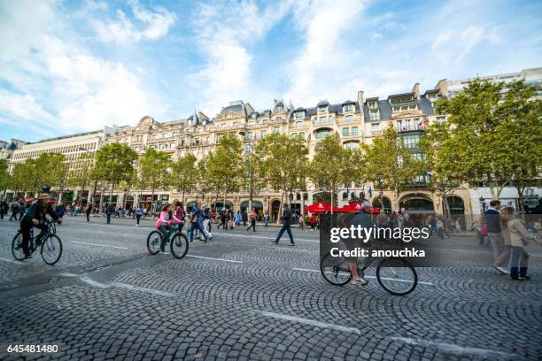 dag utan bilar i paris, frankrike - car free day in paris bildbanksfoton och bilder