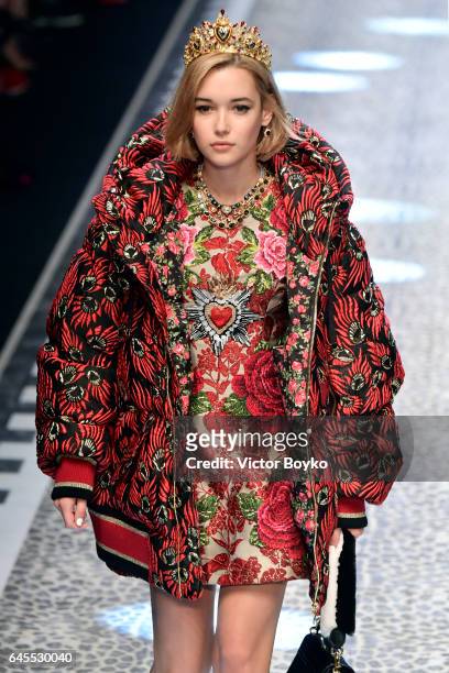 Sarah Snyder walks the runway at the Dolce & Gabbana show during Milan Fashion Week Fall/Winter 2017/18 on February 26, 2017 in Milan, Italy.