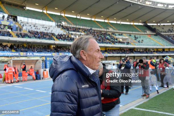 Head coach of Pescara Calcio Zdenek Zeman looks on during the Serie A match between AC ChievoVerona and Pescara Calcio at Stadio Marc'Antonio...