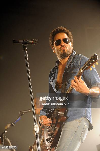 Lenny Kravitz am 22.06.2015 bei einem Konzert in Hamburg, Alsterdorfer Sporthalle Lenny Kravitz am 22.06.2015 bei einem Konzert in Hamburg, Alsterdorfer Sporthalle